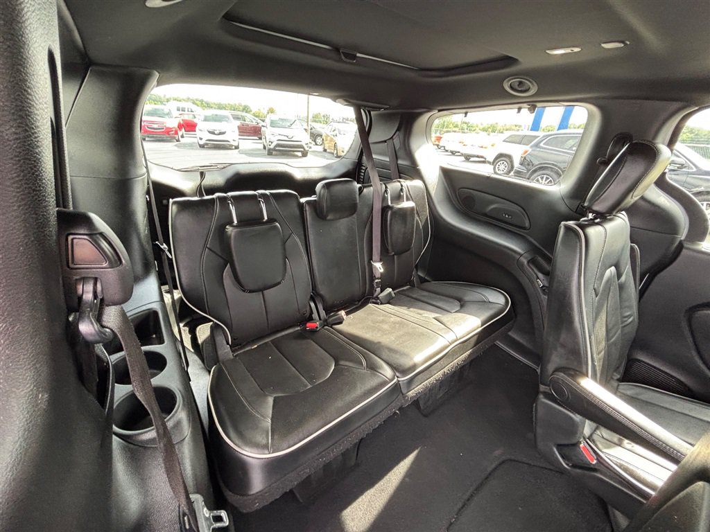 Used 2020 Chrysler Pacifica Limited w/ S Appearance Package FWD image 23
