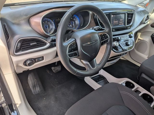 Certified 2024 Chrysler Voyager LX FWD image 11