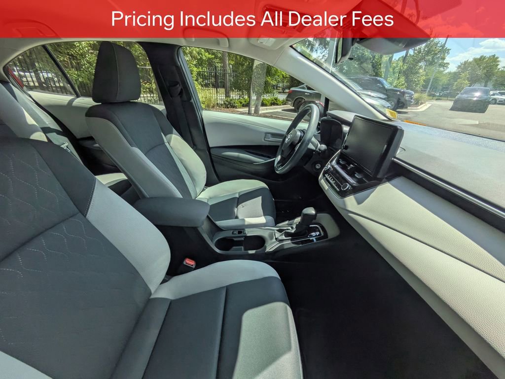 Used 2025 Toyota Corolla LE FWD image 9