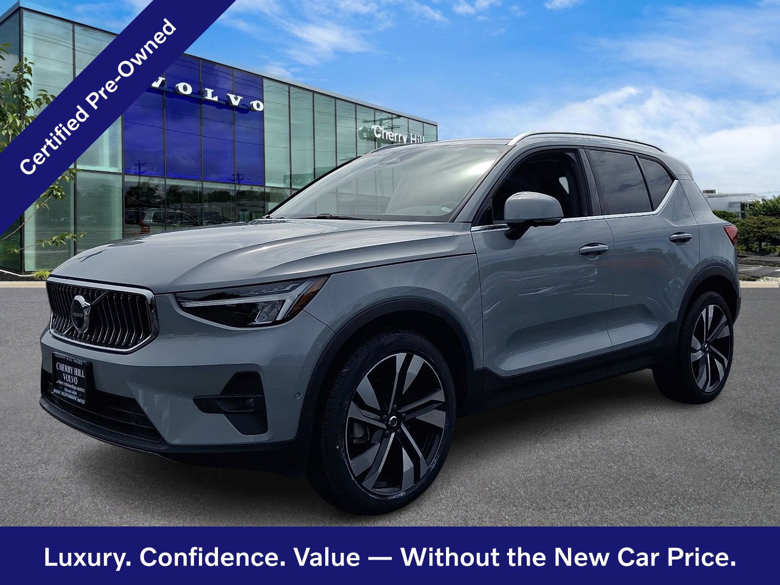 Certified 2024 Volvo XC40 B5 Plus w/ Protection Package Premier AWD/4WD image 3