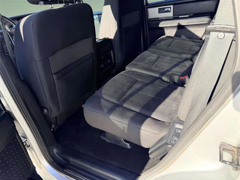 Used 2017 Ford Expedition XLT image 18