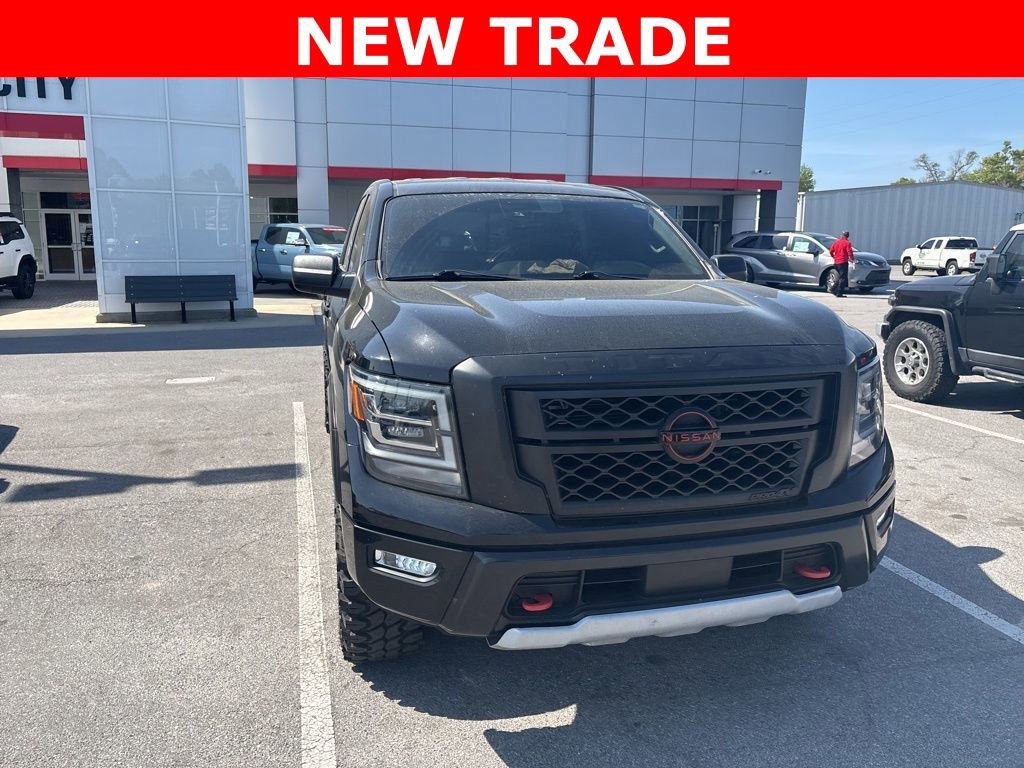 Used 2023 Nissan Titan PRO-4X image 10