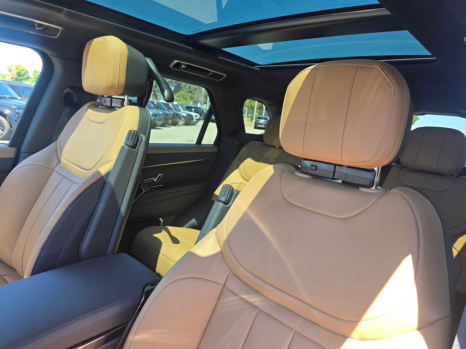 New 2026 Land Rover Range Rover Sport Dynamic SE AWD/4WD image 25