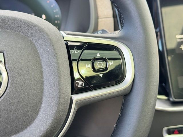 New 2026 Volvo XC90 B6 Plus w/ Protection Package Premier image 26