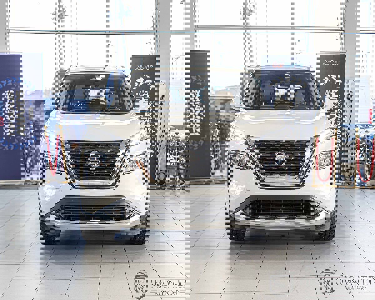 Used 2022 Nissan Rogue Platinum w/ Head-Up Display Package image 2