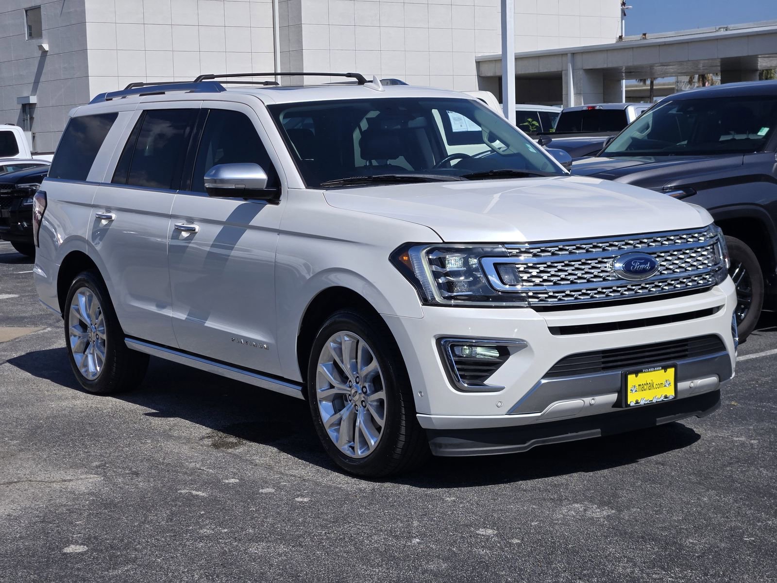 Used 2019 Ford Expedition Platinum RWD image 3