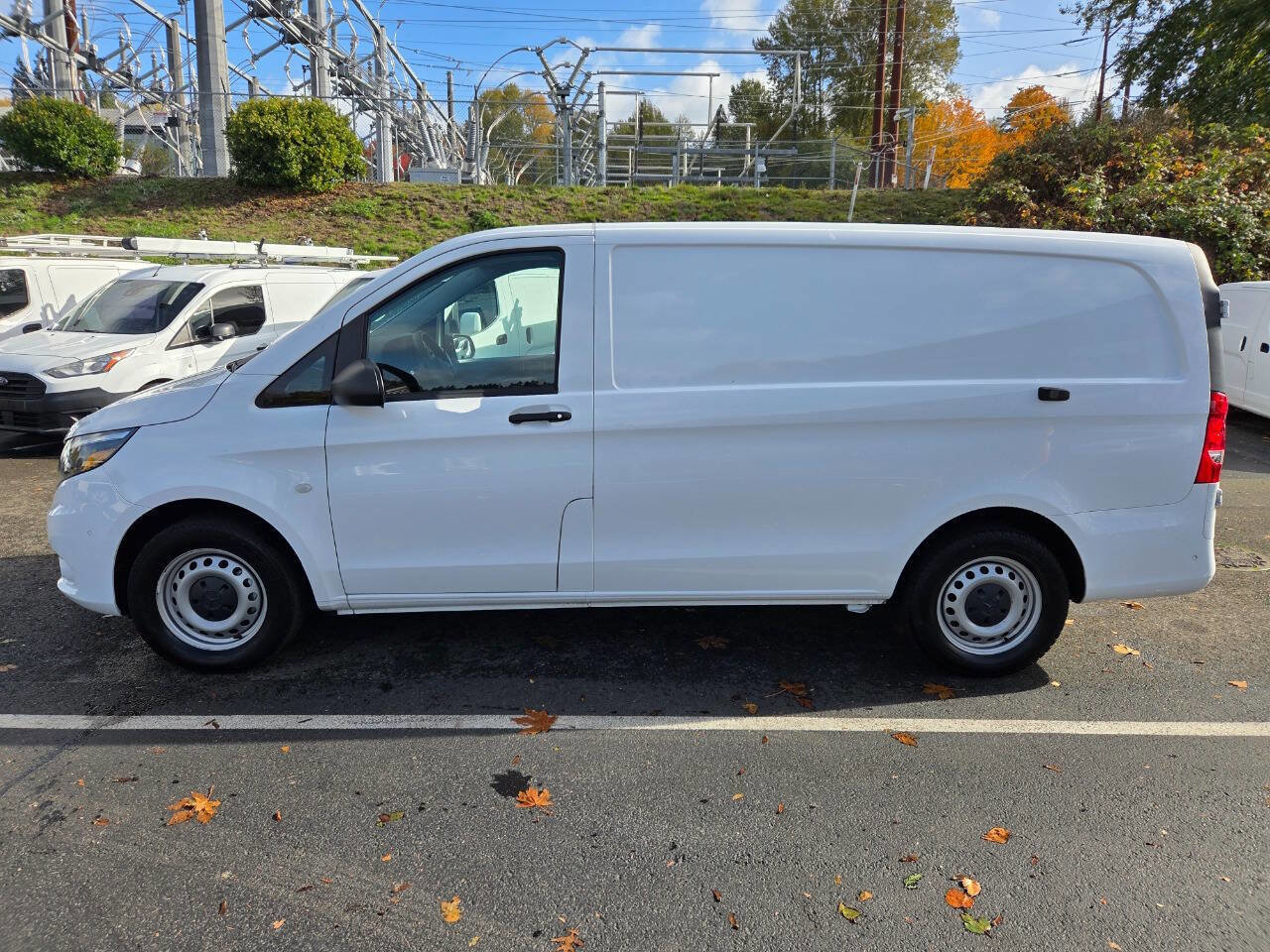 Used 2023 Mercedes-Benz Metris Cargo 3dr 126 WB Mini Van image 4