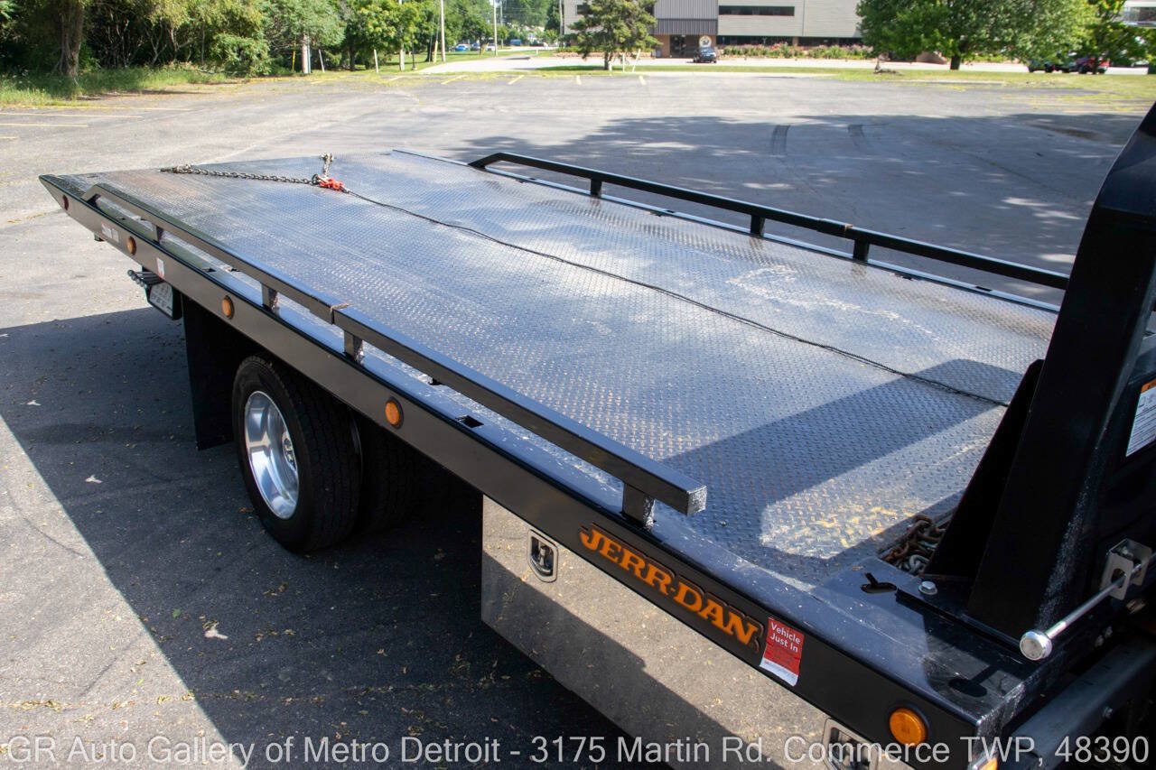Used 2024 RAM 5500 SLT w/ Quick Order Package 2YG SLT AWD/4WD image 13