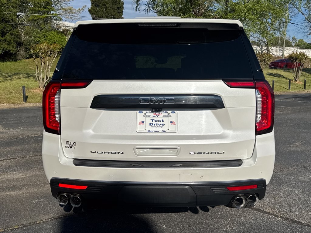Used 2023 GMC Yukon XL Denali Ultimate AWD/4WD image 6