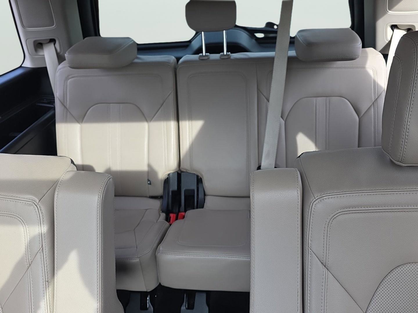 Used 2022 Ford Expedition Limited image 65