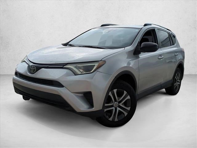 Used 2018 Toyota RAV4 LE image 1