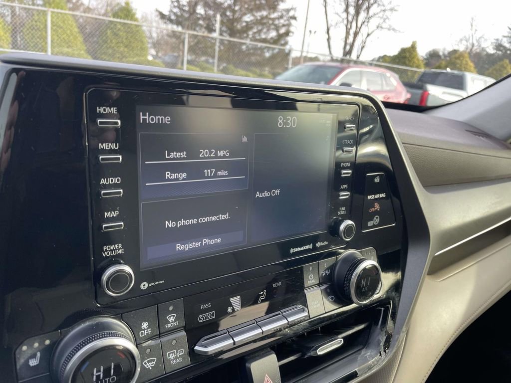 Used 2021 Toyota Highlander XLE image 40