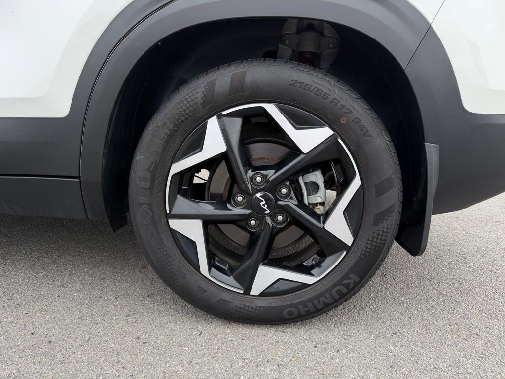 Used 2024 Kia Seltos EX image 33