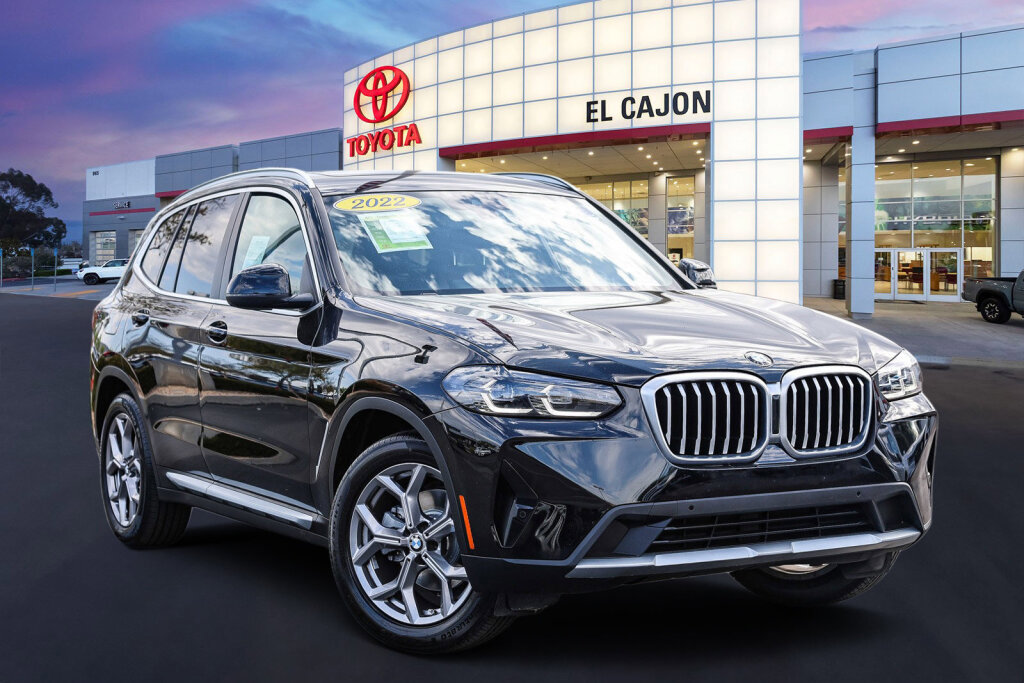 Used 2022 BMW X3 xDrive30i w/ Premium Package 2