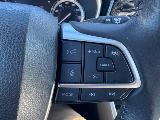 Certified 2022 Toyota Highlander XLE AWD/4WD image 25
