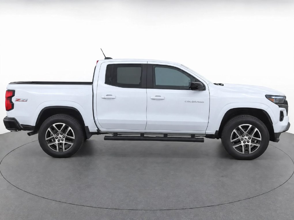 Used 2023 Chevrolet Colorado Z71 w/ Z71 Convenience Package 2 AWD/4WD image 11