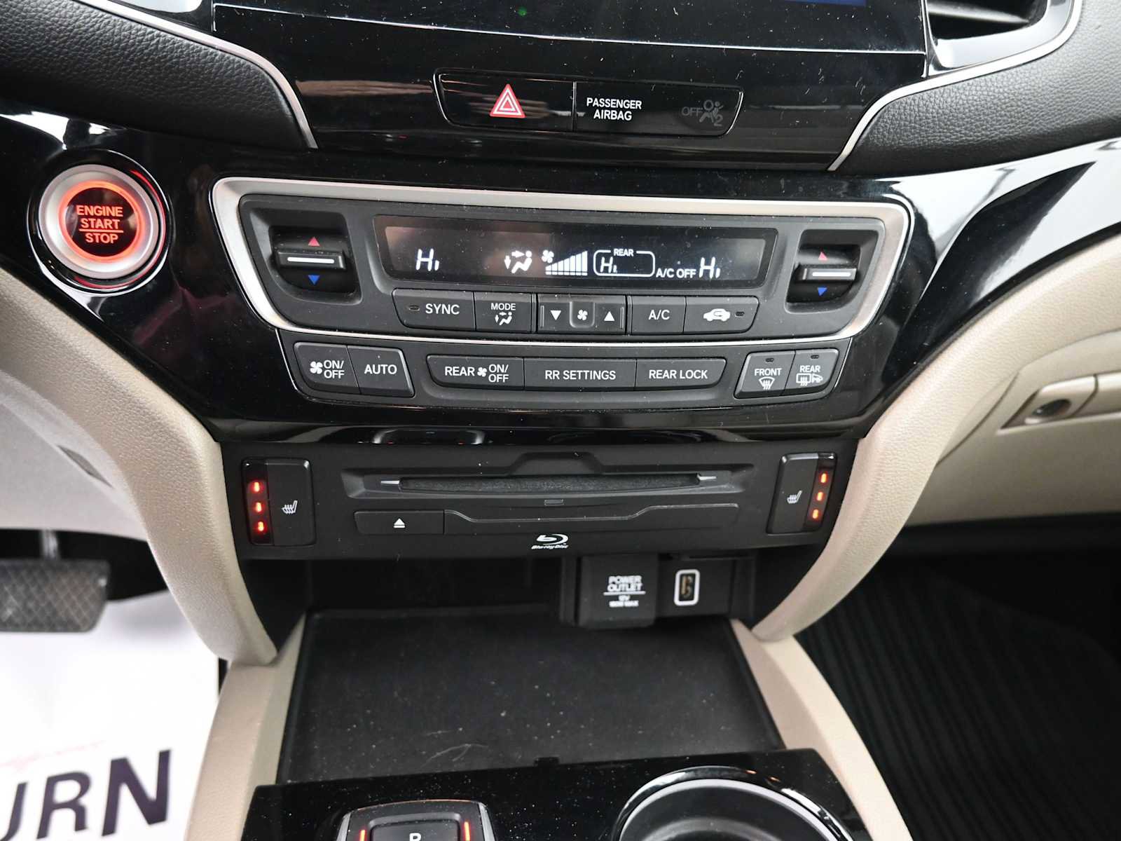 Used 2021 Honda Pilot Touring image 9