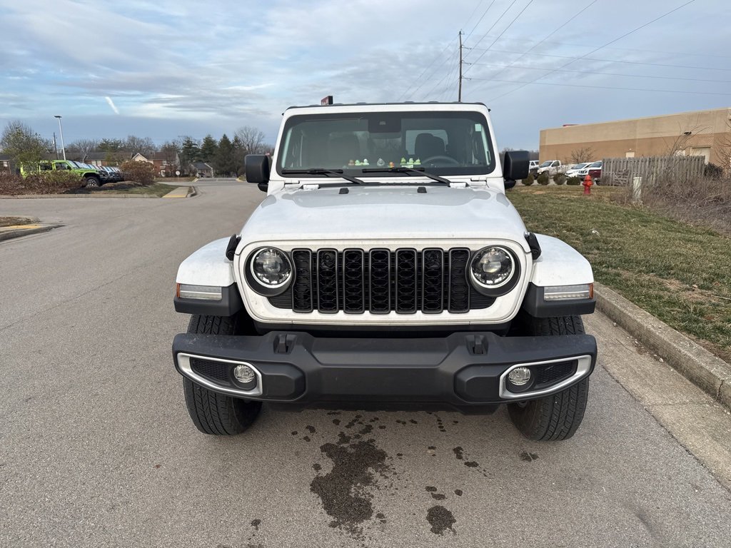 Used 2024 Jeep Gladiator Sport image 2