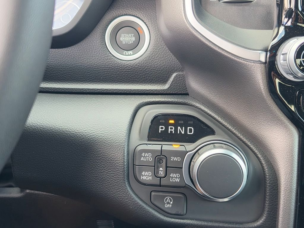 New 2026 RAM 1500 Big Horn AWD/4WD image 18