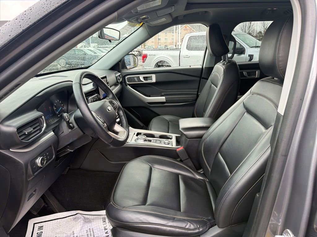Used 2021 Ford Explorer XLT w/ Equipment Group 202A image 25