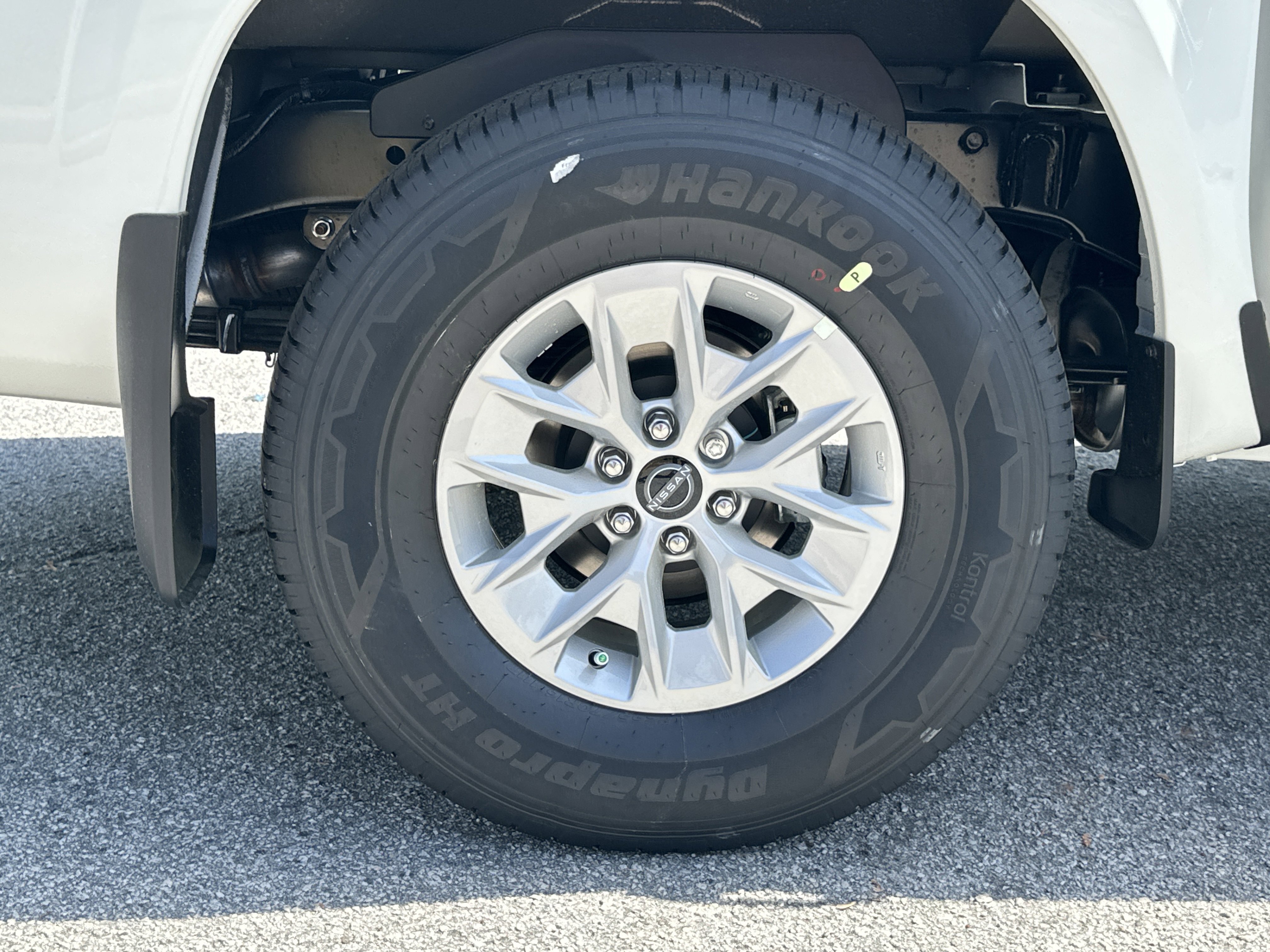 New 2026 Nissan Frontier S image 17