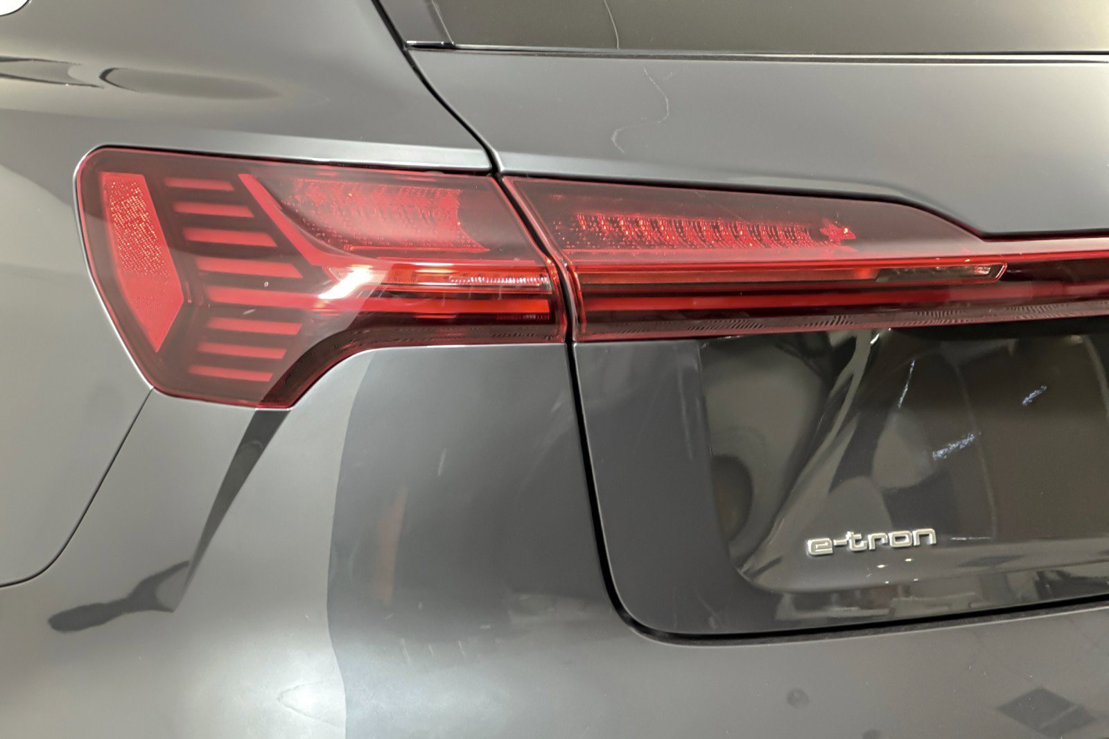 Used 2019 Audi e-tron Premium Plus image 26