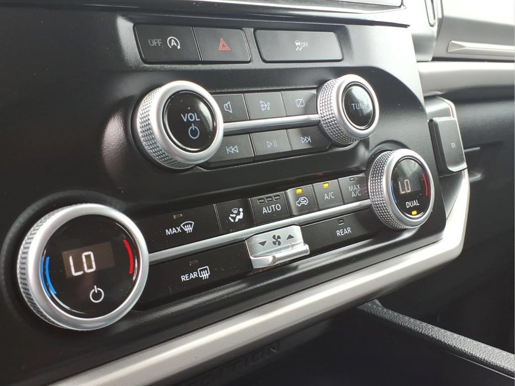 Used 2024 Ford Expedition Max XLT RWD image 12