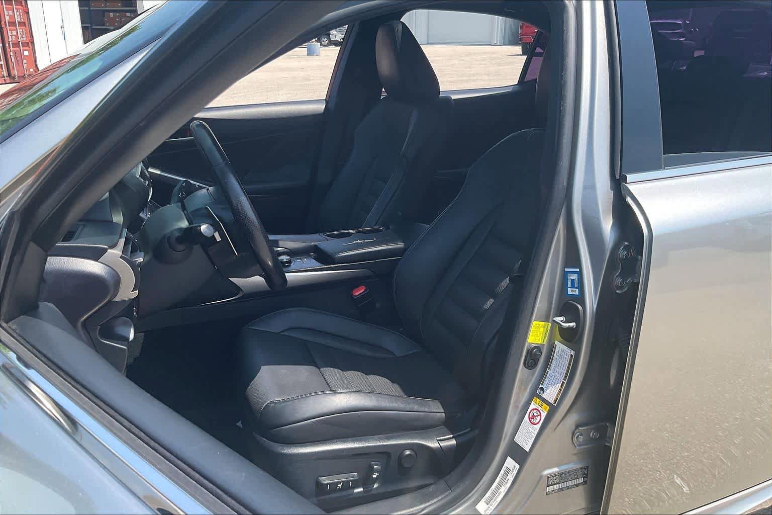 Used 2017 Lexus IS 200t F Sport w/ F Sport Package RWD image 8