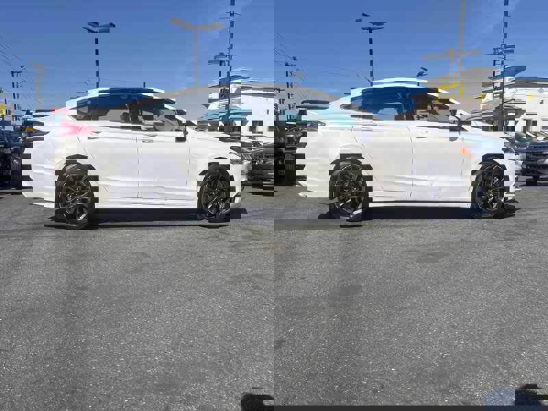 Used 2018 Ford Fusion SE w/ Equipment Group 201A image 10