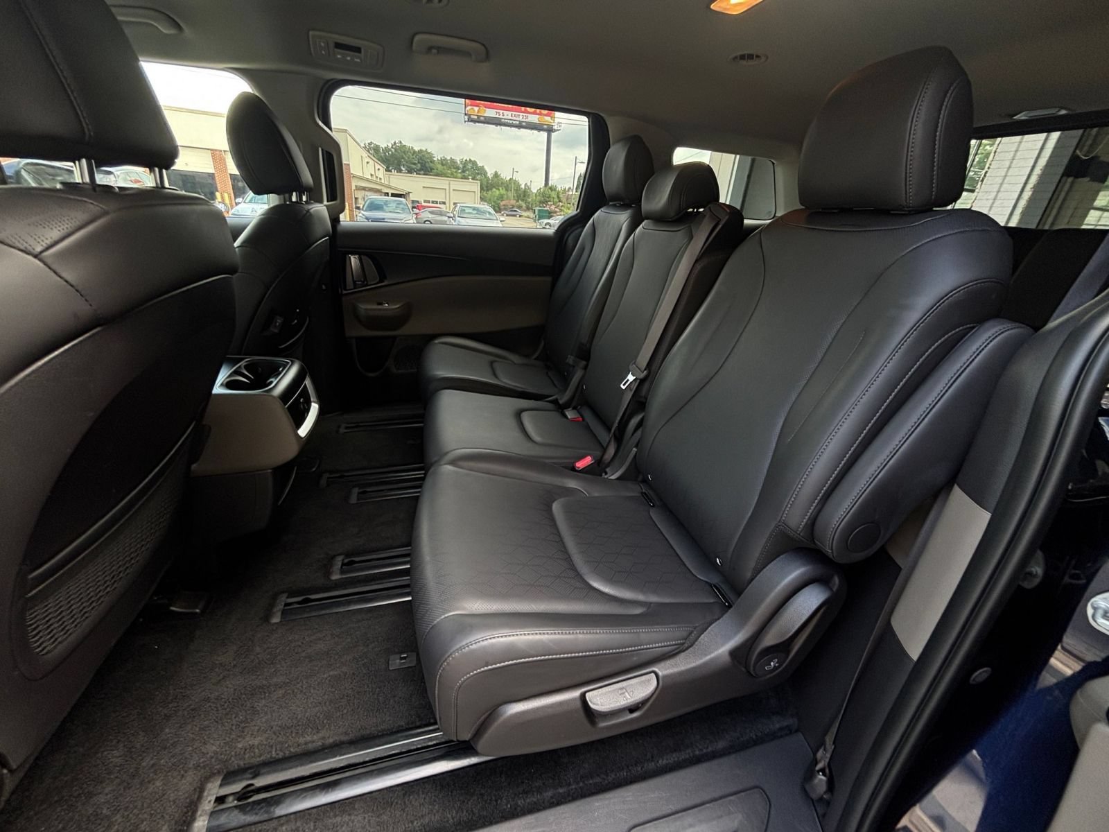 Used 2026 Kia Carnival FWD image 27