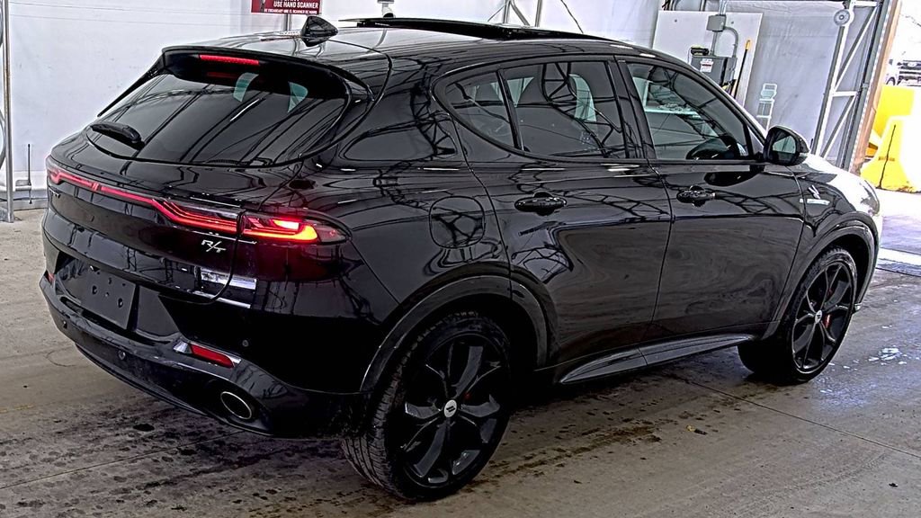 Used 2024 Dodge Hornet R/T Plus w/ Track Pack AWD/4WD image 2