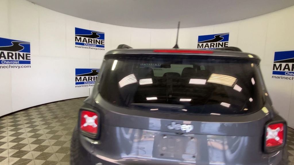 Used 2022 Jeep Renegade Latitude w/ Convenience Group AWD/4WD image 9