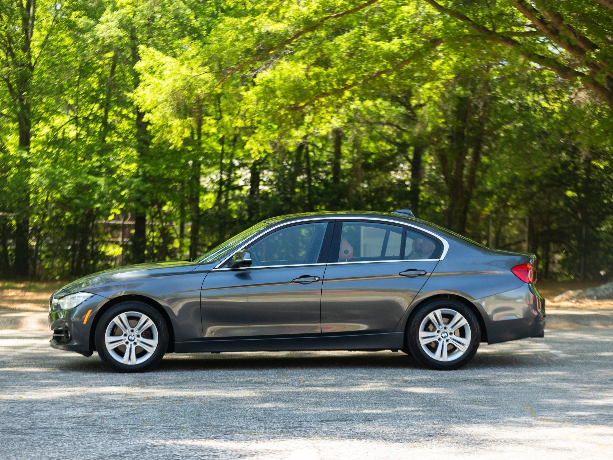 Used 2018 BMW 330i Sedan RWD image 12