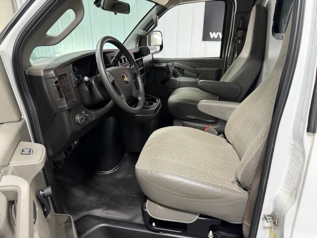 Used 2019 Chevrolet Express 2500 RWD image 7