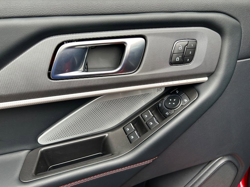 Used 2025 Ford Explorer ST w/ Sun And Sound Package AWD/4WD image 21