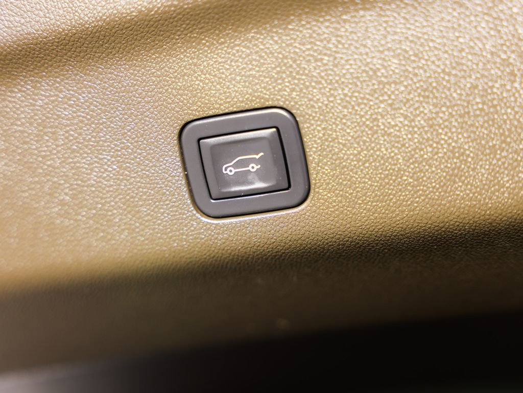 Used 2025 GMC Yukon XL Elevation image 20