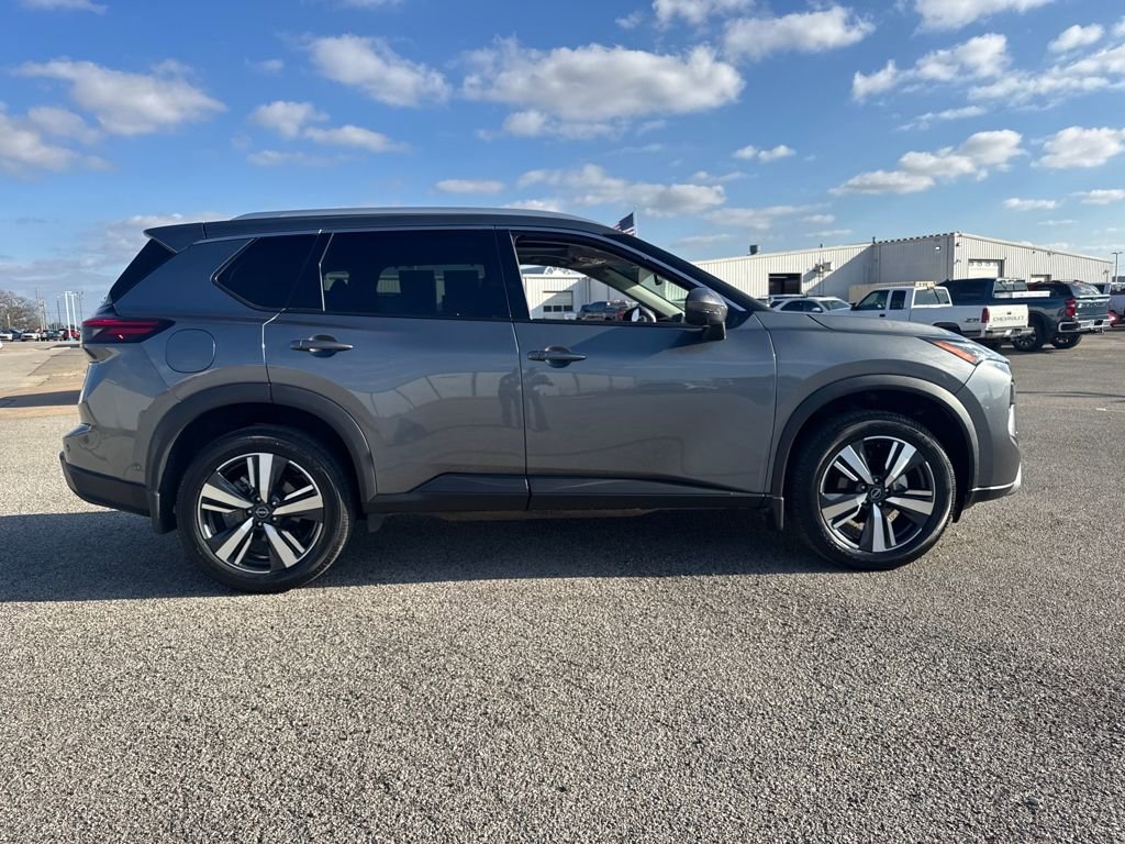 Used 2024 Nissan Rogue SL w/ SL Premium Package image 9