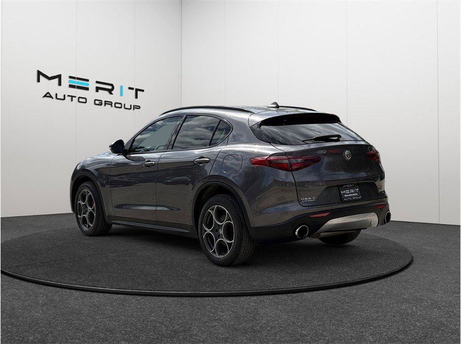 Used 2018 Alfa Romeo Stelvio Sport w/ Quick Order Package 22J Sport AWD/4WD image 7