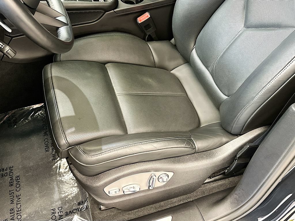 Certified 2022 Porsche Macan S AWD/4WD image 22