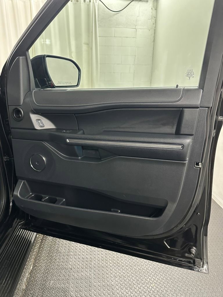 Used 2024 Ford Expedition Max XLT image 41