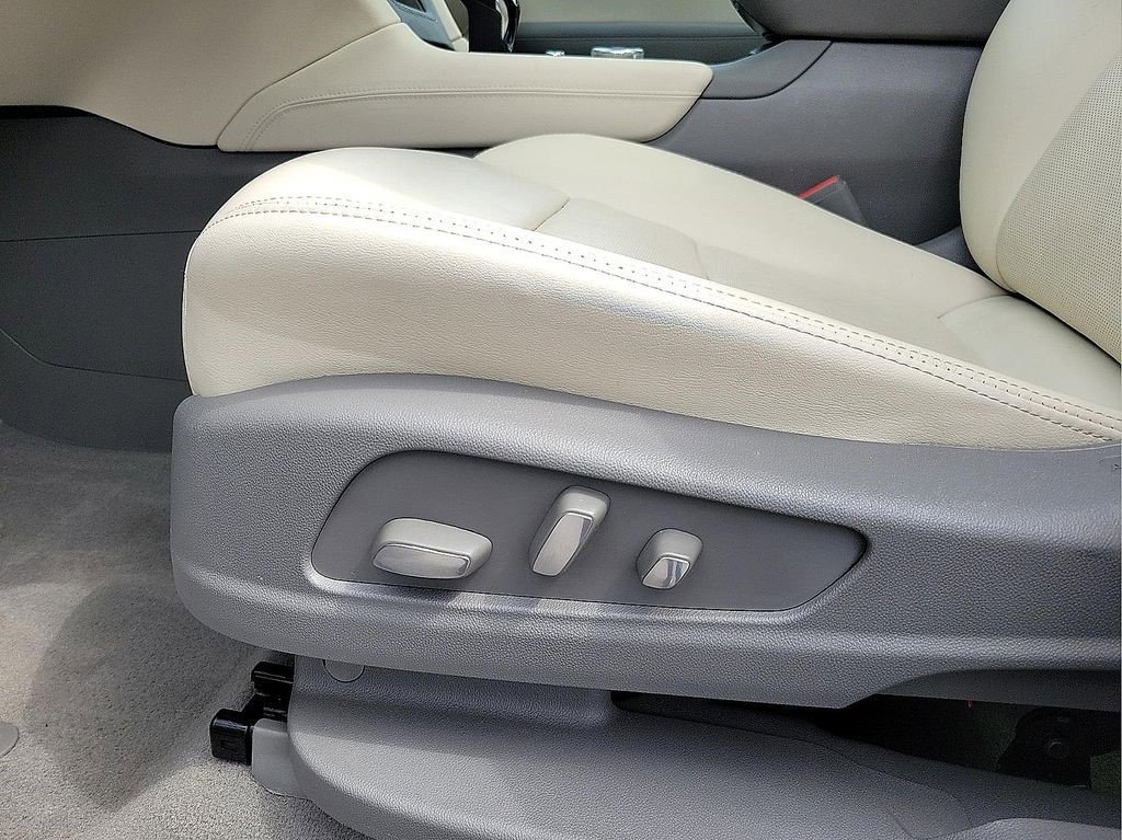 Certified 2023 Cadillac XT5 Premium Luxury image 12