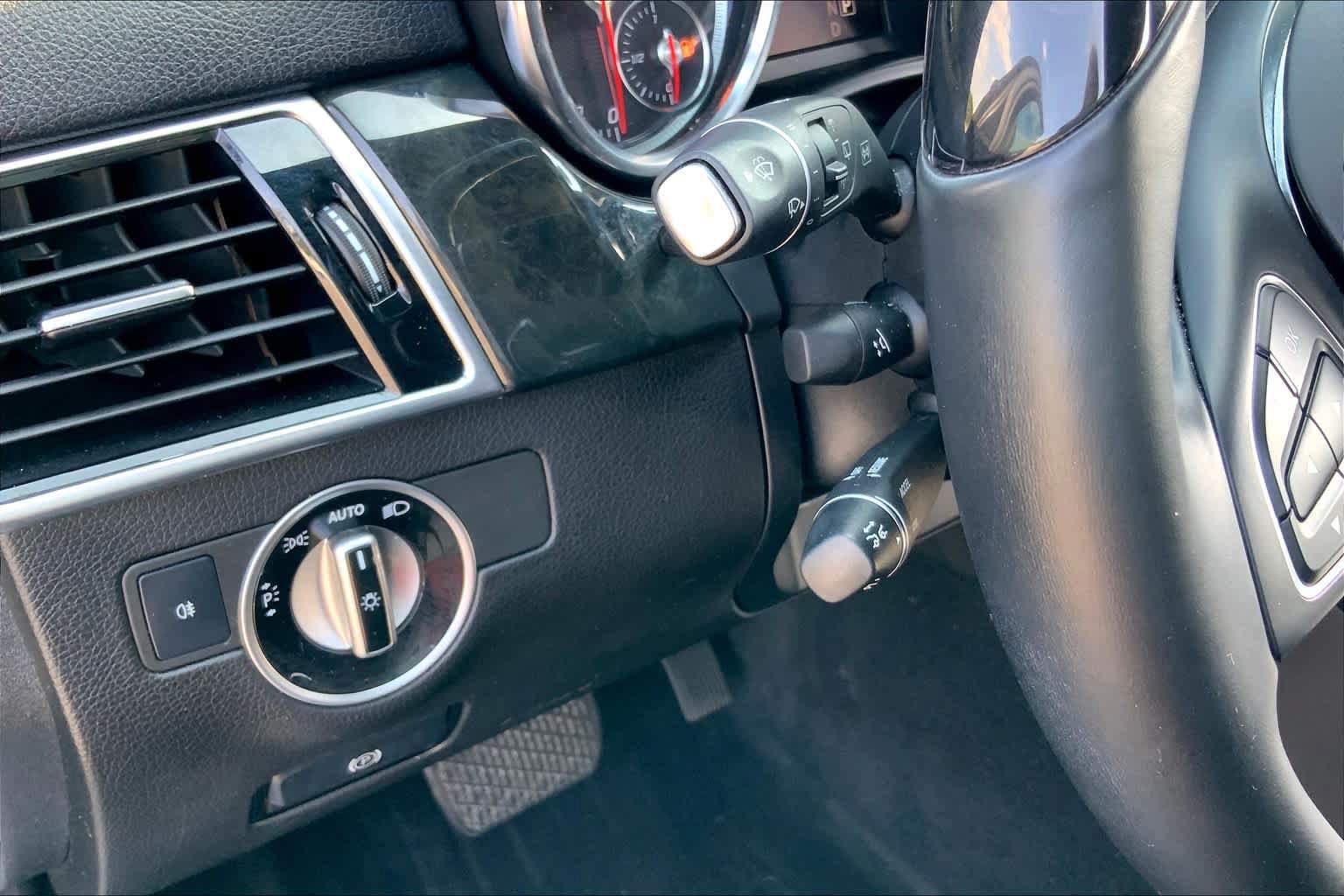 Used 2018 Mercedes-Benz GLS 450 4MATIC image 34