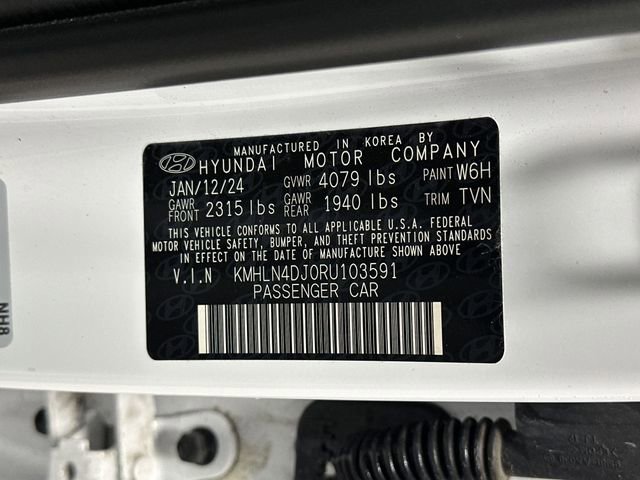 Used 2024 Hyundai Elantra Limited image 38