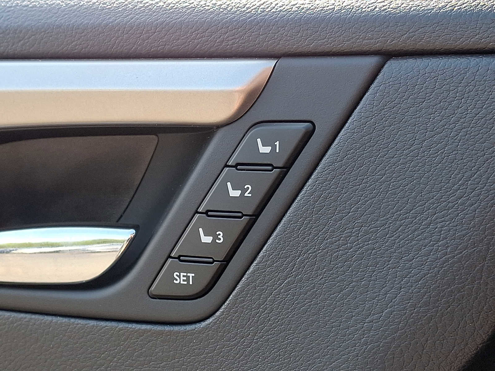 Used 2018 Lexus RX 350L AWD image 26