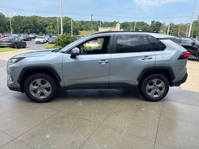 Used 2025 Toyota RAV4 XLE AWD/4WD image 4