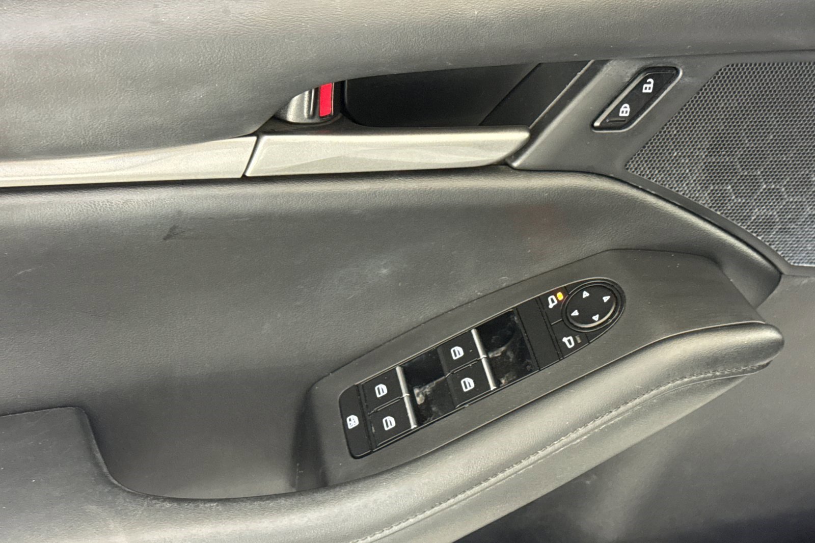 Used 2021 MAZDA MAZDA3 s FWD image 13