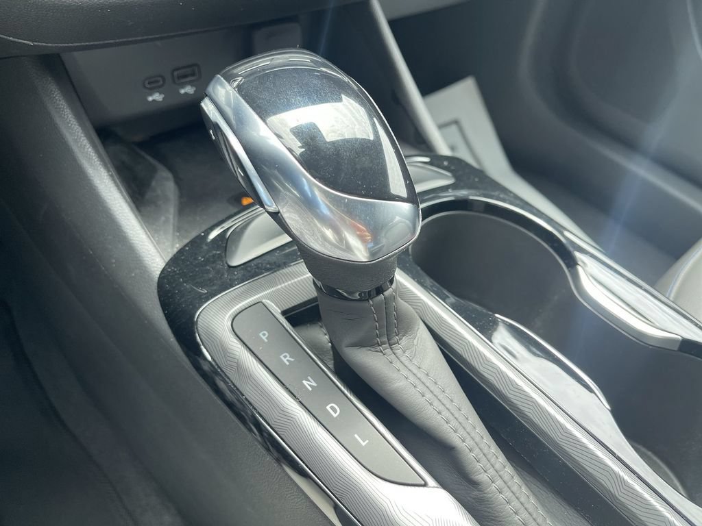 Used 2024 Buick Envista Sport Touring w/ Convenience II Package FWD image 30