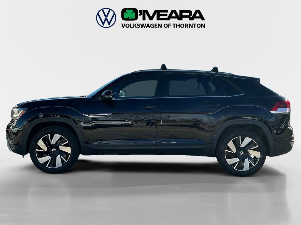 Used 2022 Volkswagen Atlas Cross Sport SE w/ Panoramic Sunroof Package image 2