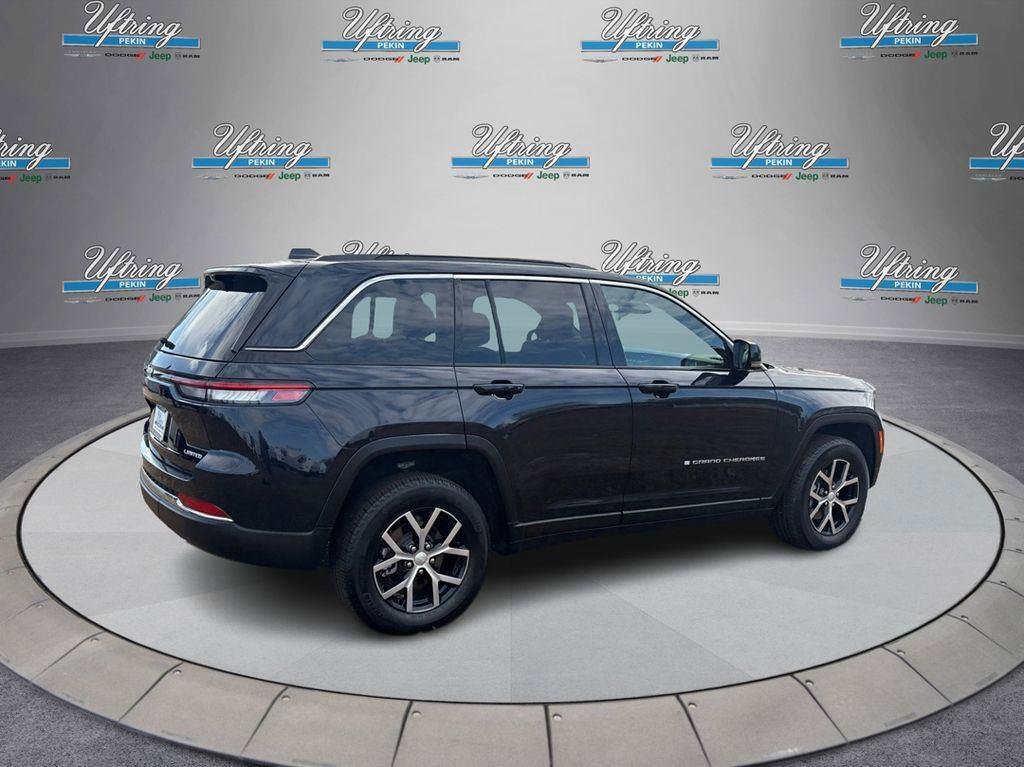 Used 2024 Jeep Grand Cherokee Limited w/ Luxury Tech Group II AWD/4WD image 3