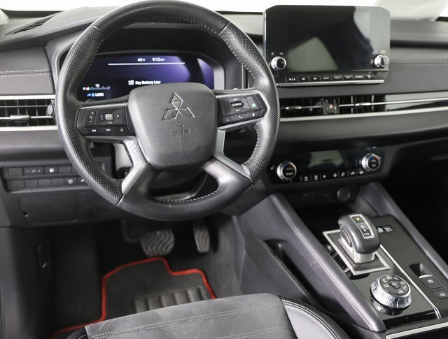 Used 2024 Mitsubishi Outlander Ralliart image 13